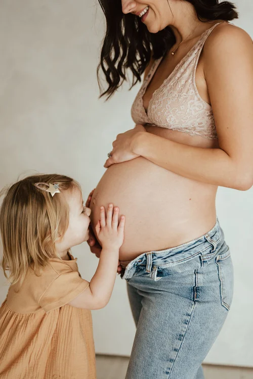 DSC_2920maternityphotographygloucestershire.jpg