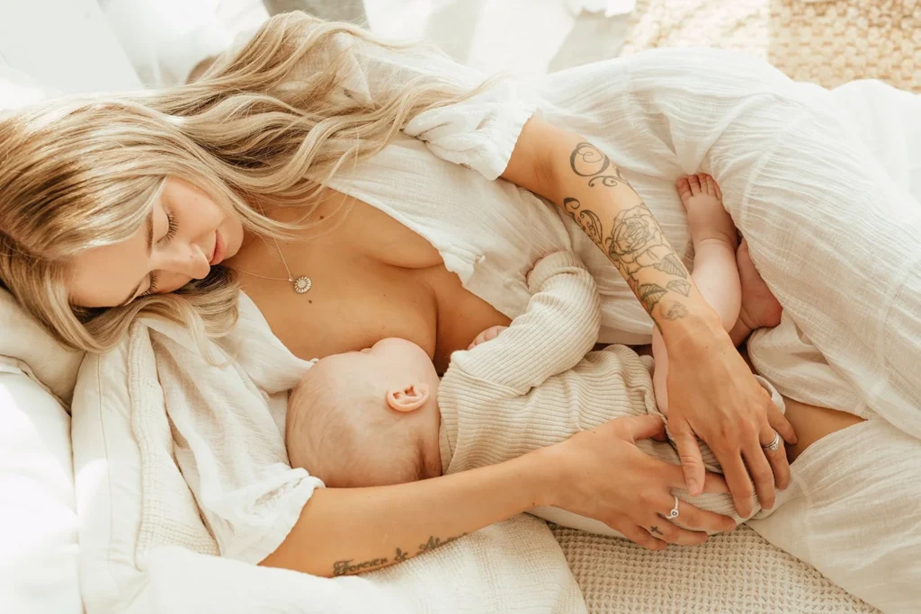 breastfeeding portraits herefordshirephotographer 1.jpg