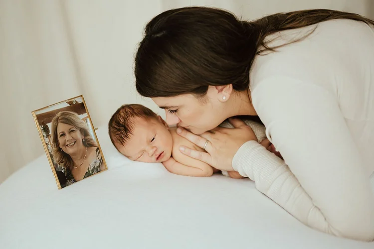 natural newborn photography herefordshire11.jpg